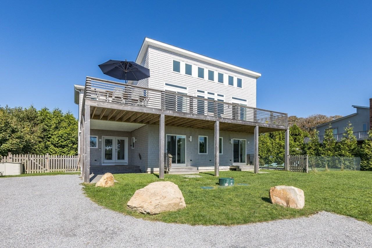 617 Old Montauk Hwy - Photo 2 of 21