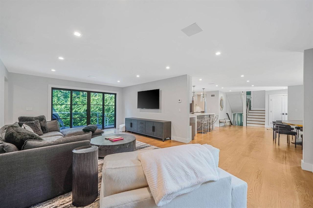 17 Milton Ave - Photo 6 of 50