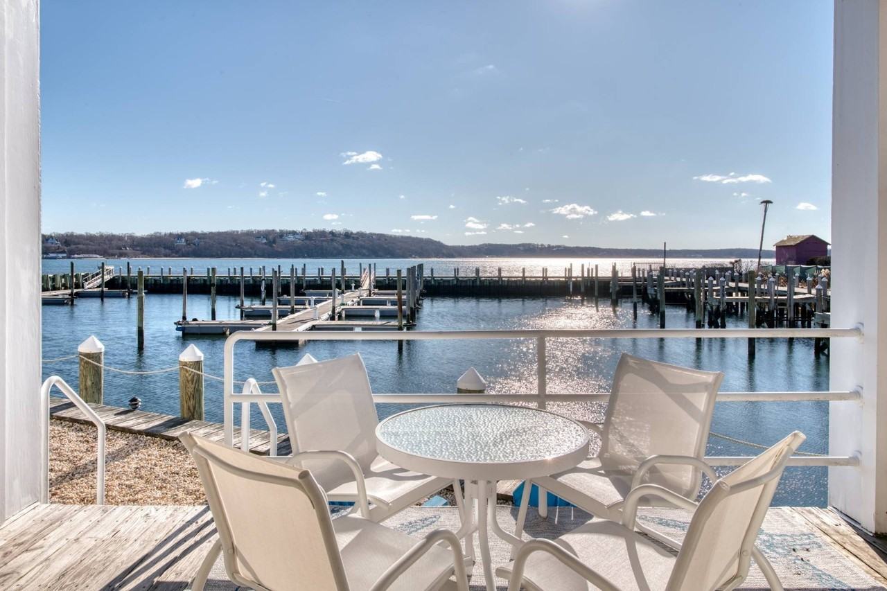 8 Oyster Pt - Photo 3 of 15