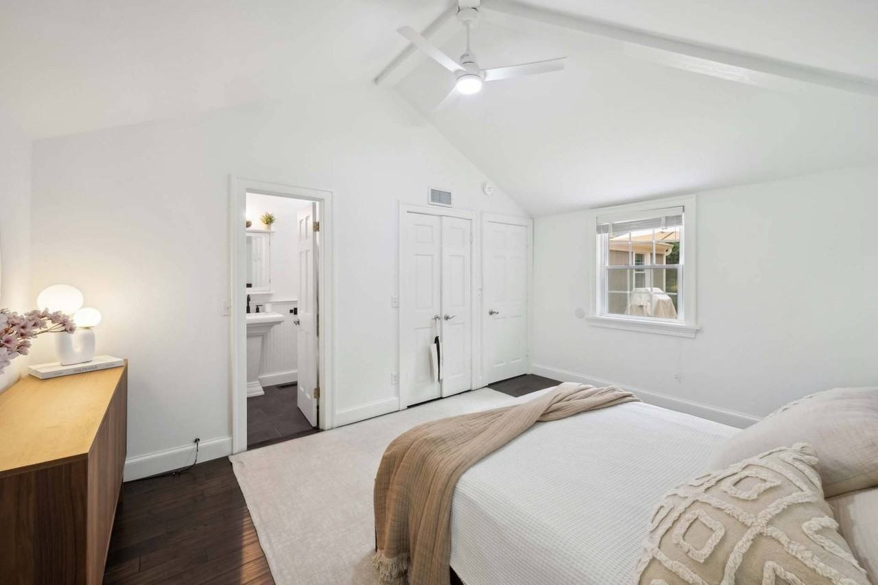 136 Washington Heights Ave - Photo 7 of 17