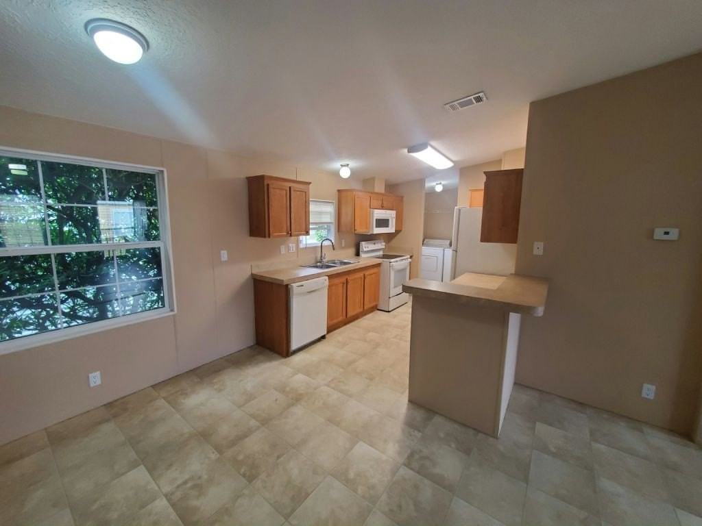 6706 Nw 29th Pl #0739 - Photo 4 of 15