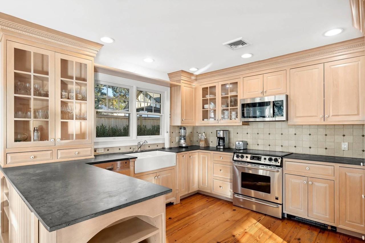 15 Norton Pl - Photo 3 of 12