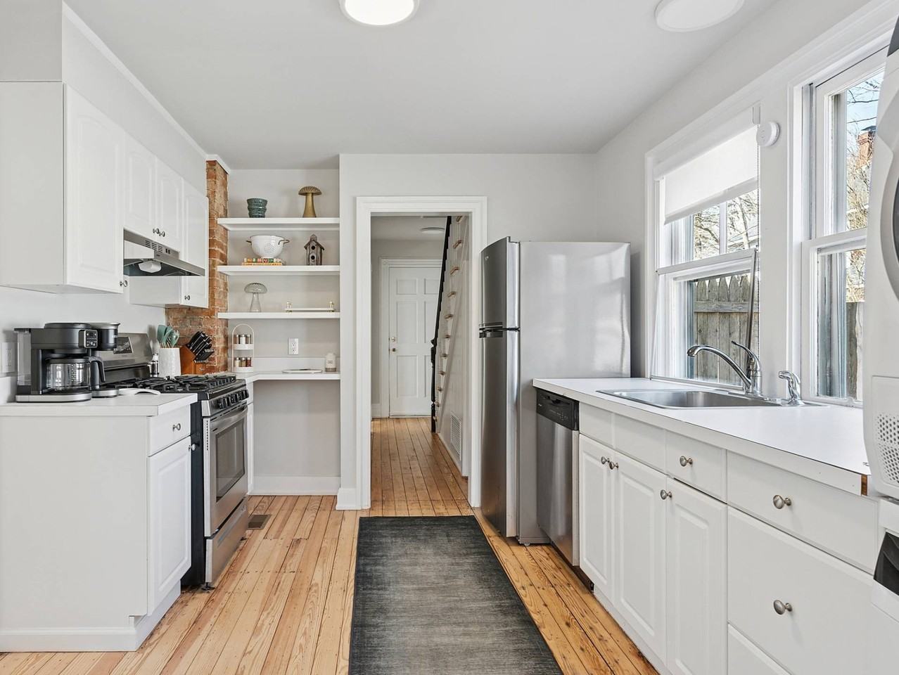 146 N Sea Rd - Photo 3 of 10
