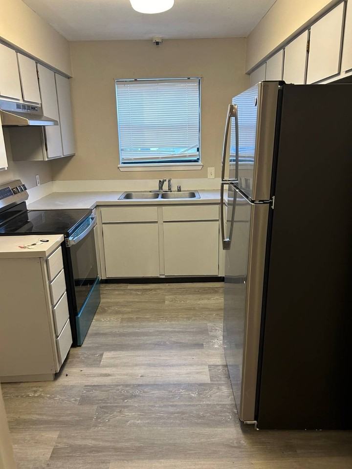 2212 2212 Lacari Apt - Photo 6 of 23