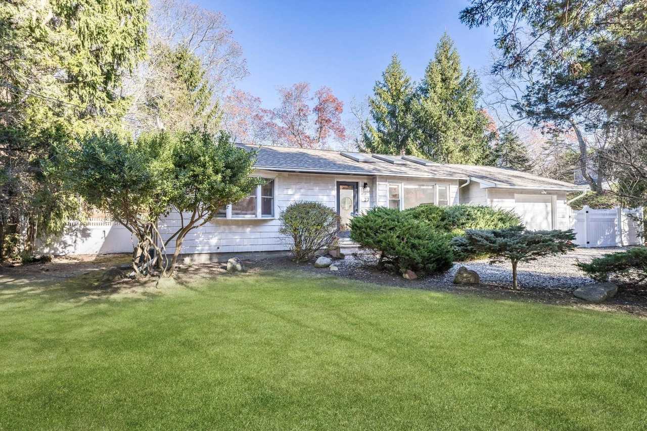 27 Sandra Rd - Photo 4 of 15