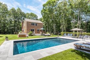 featured image of 15 Highland Blvd