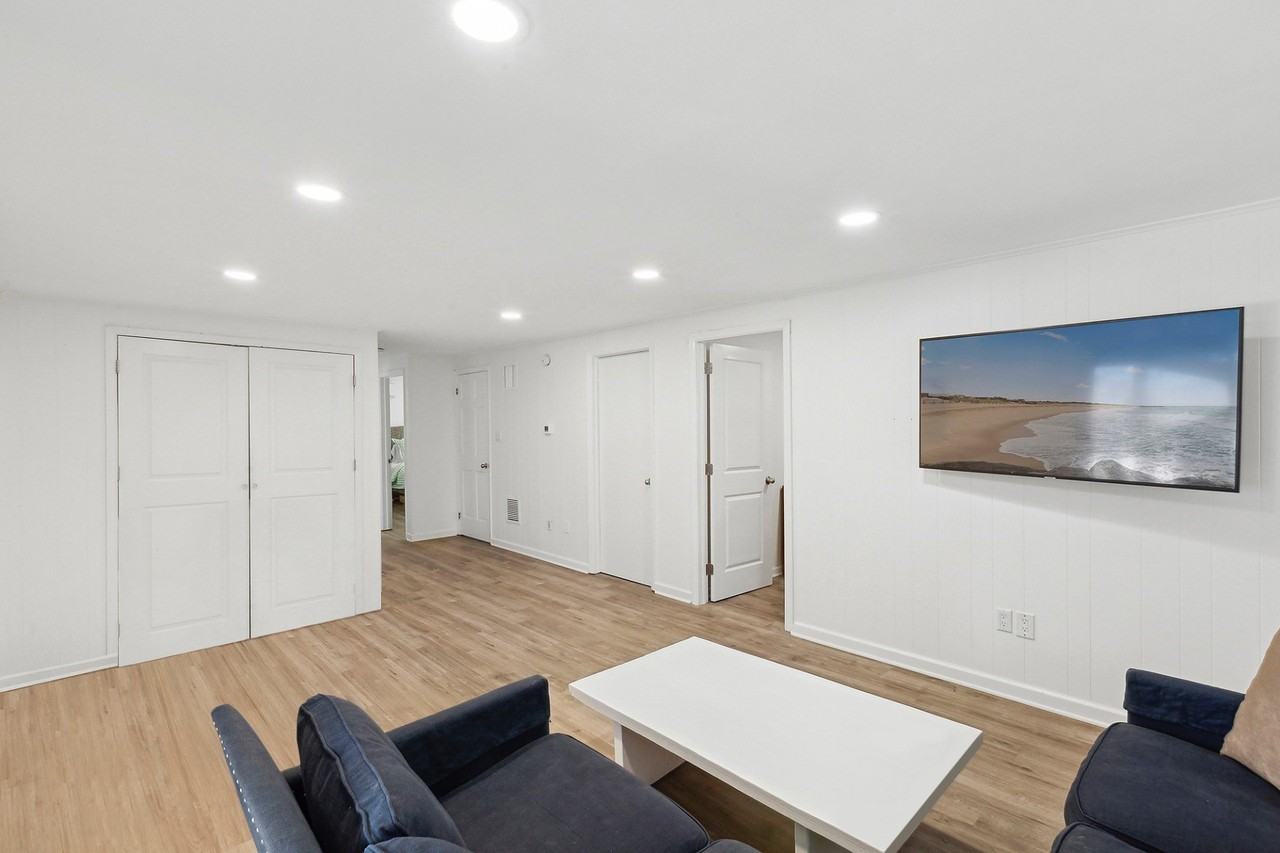 18 Sylvan Ln - Photo 6 of 10