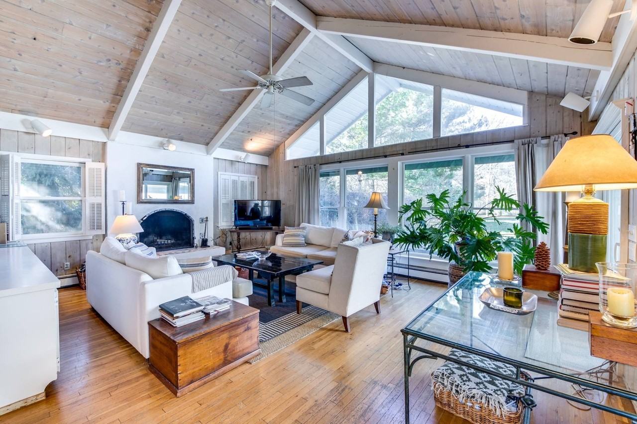 143 Montauk Hwy - Photo 2 of 26