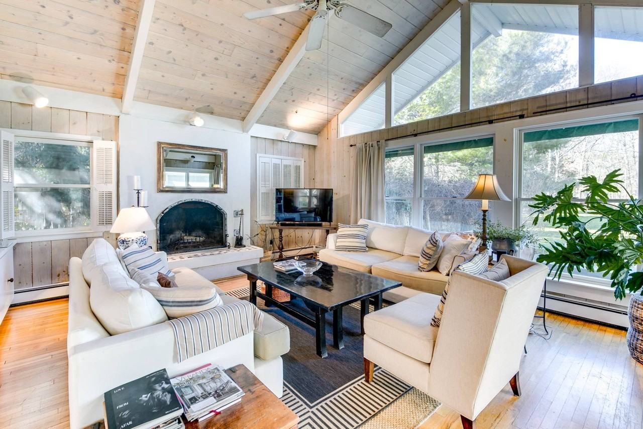 143 Montauk Hwy - Photo 3 of 26