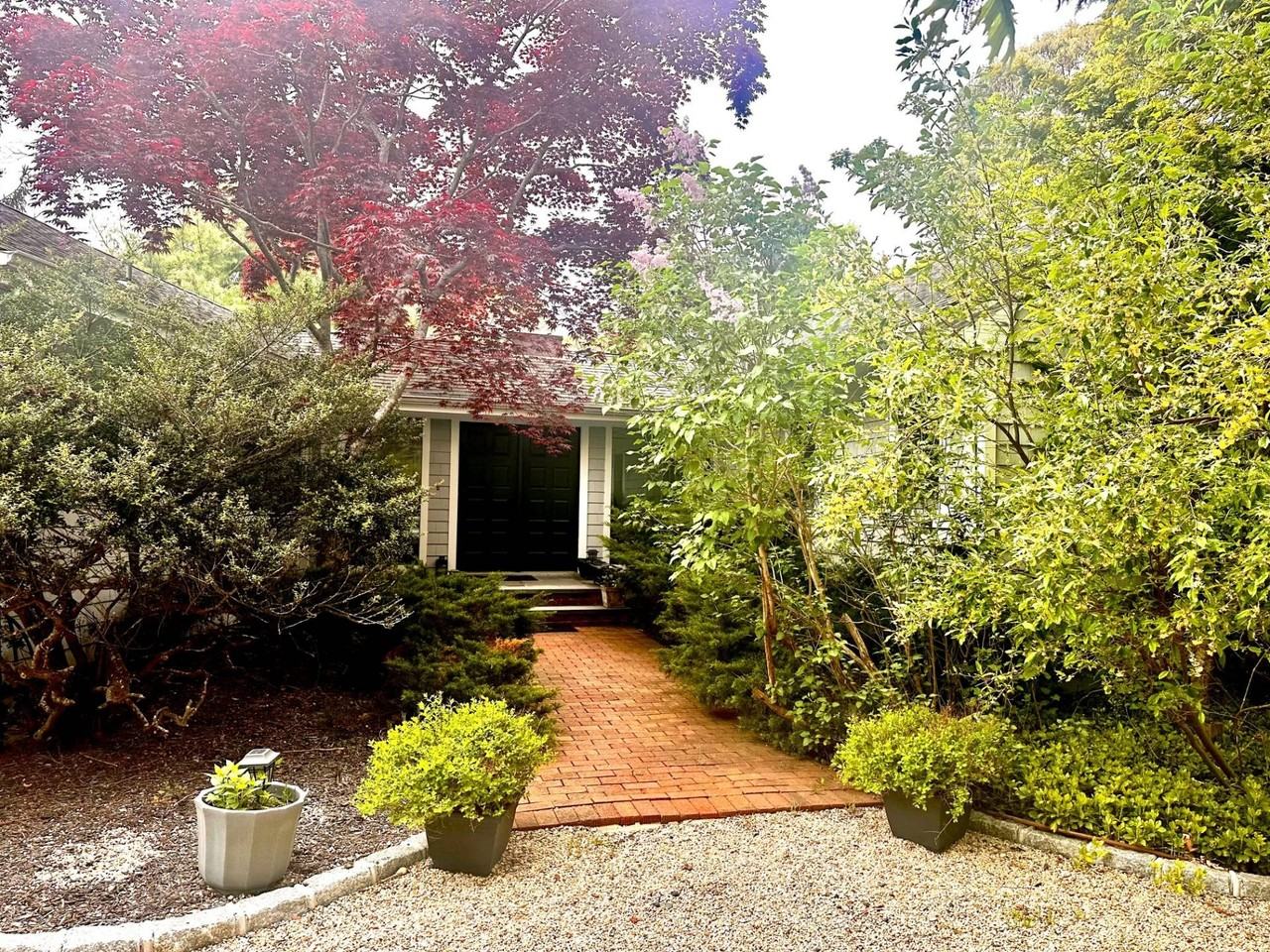 143 Montauk Hwy - Photo 4 of 26