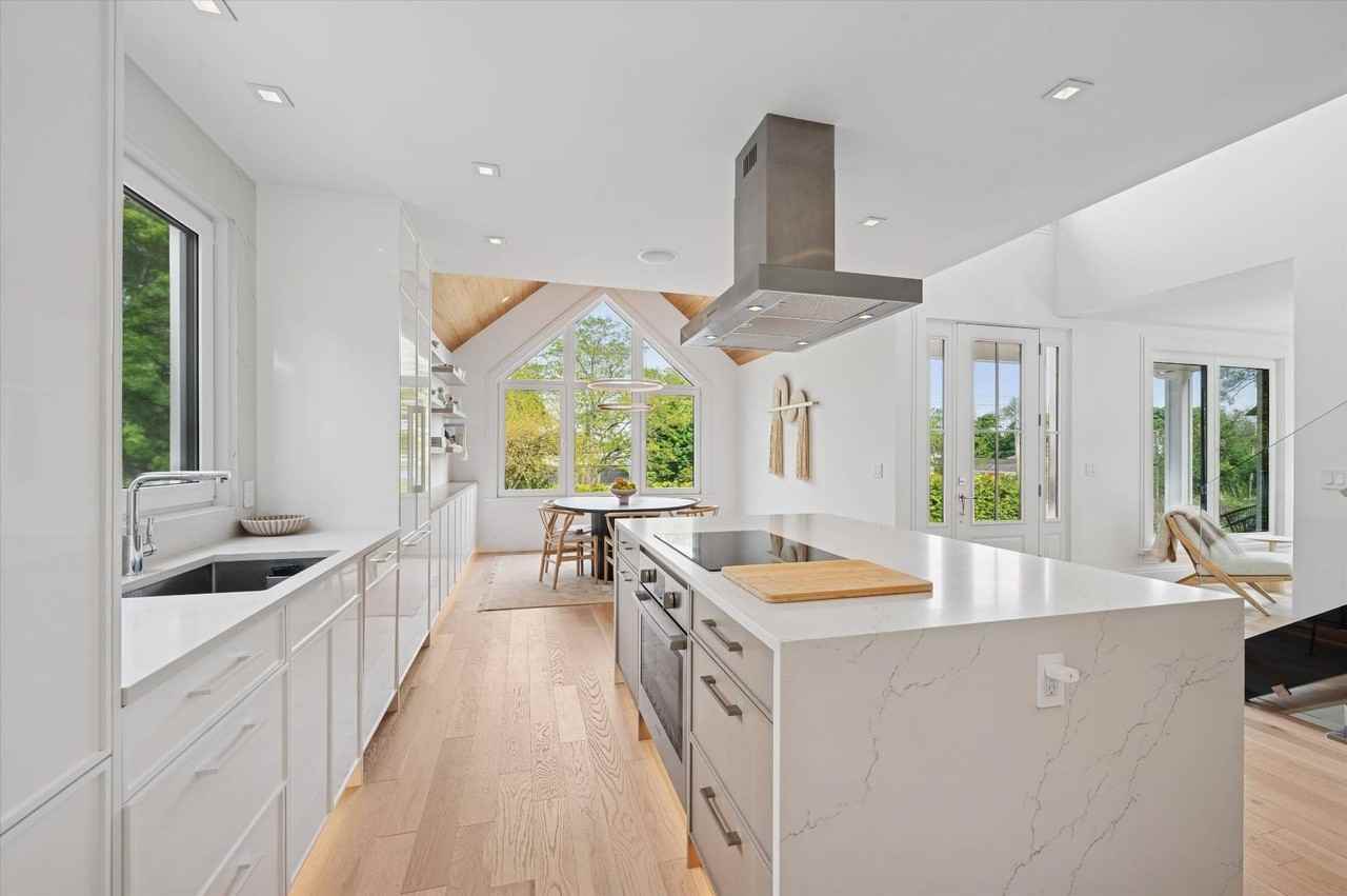 28 Canoe Place Rd - Photo 3 of 30