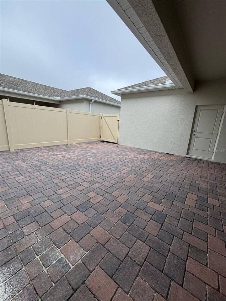 1996 Tohoqua Blvd - Photo 6 of 19