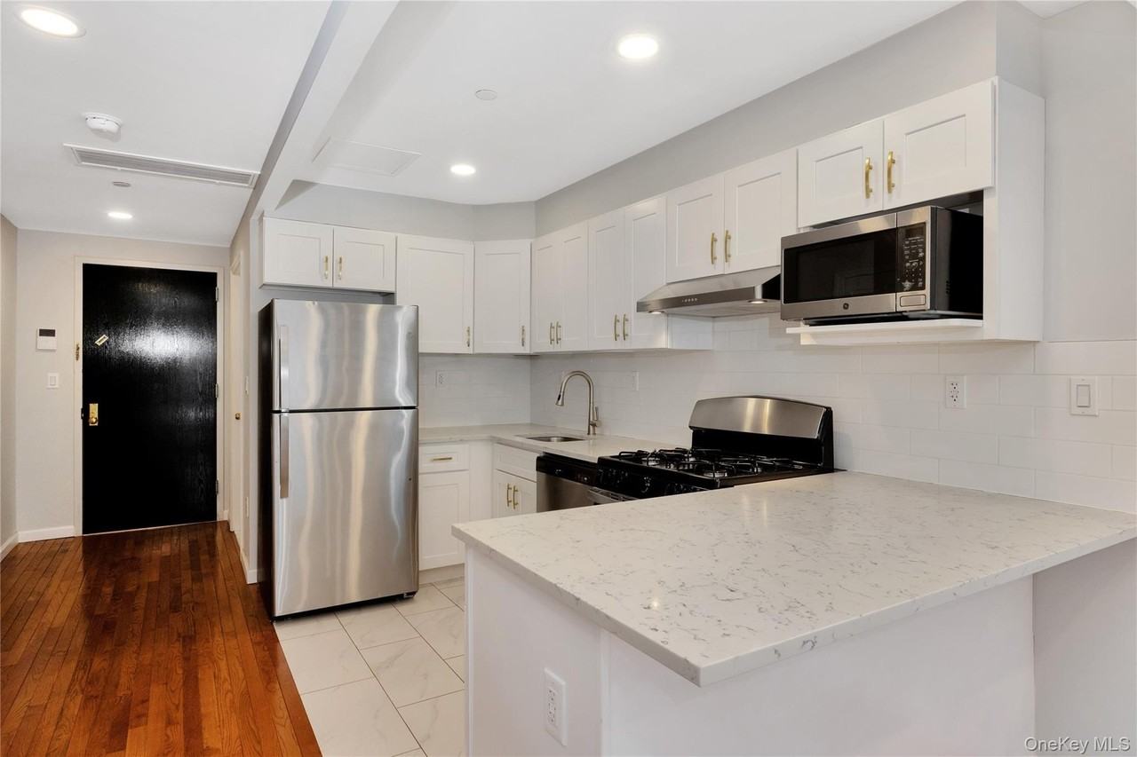 14836 89th Ave #7B - Photo 3 of 24