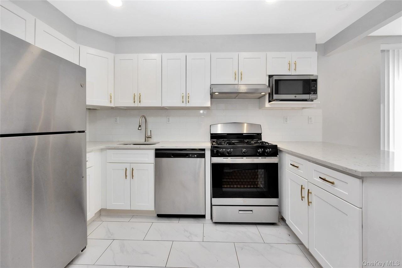 14836 89th Ave #7B - Photo 4 of 24