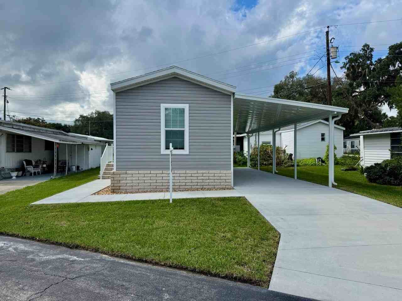 887 E Colonial Cir - Photo 2 of 26