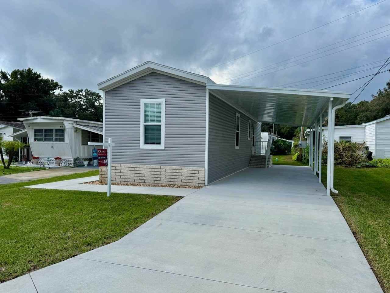 887 E Colonial Cir - Photo 3 of 26