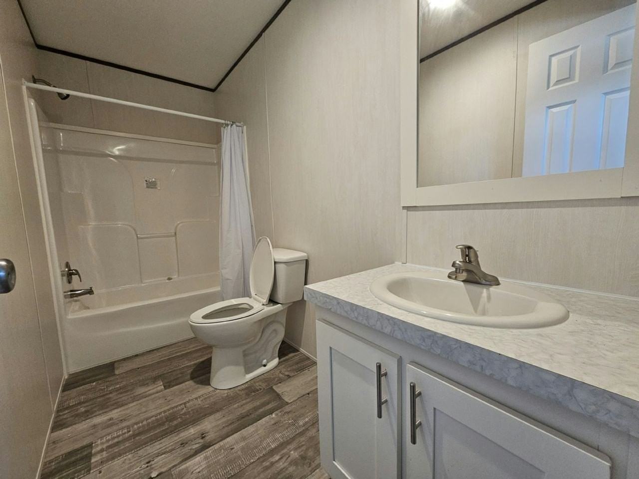 447 Suwanee Dr #2008 - Photo 4 of 9
