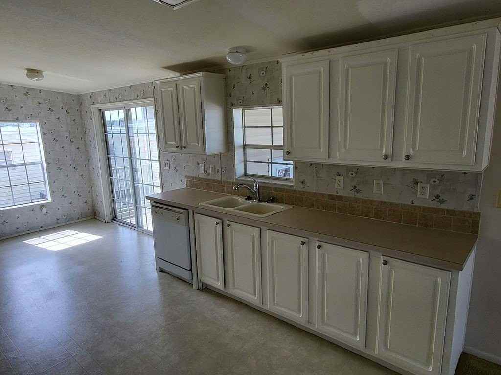 182 Oleander St #0182 - Photo 5 of 18