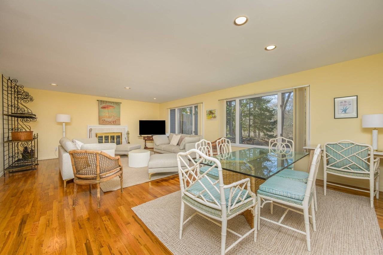 47 Spring Pond Ln - Photo 4 of 26