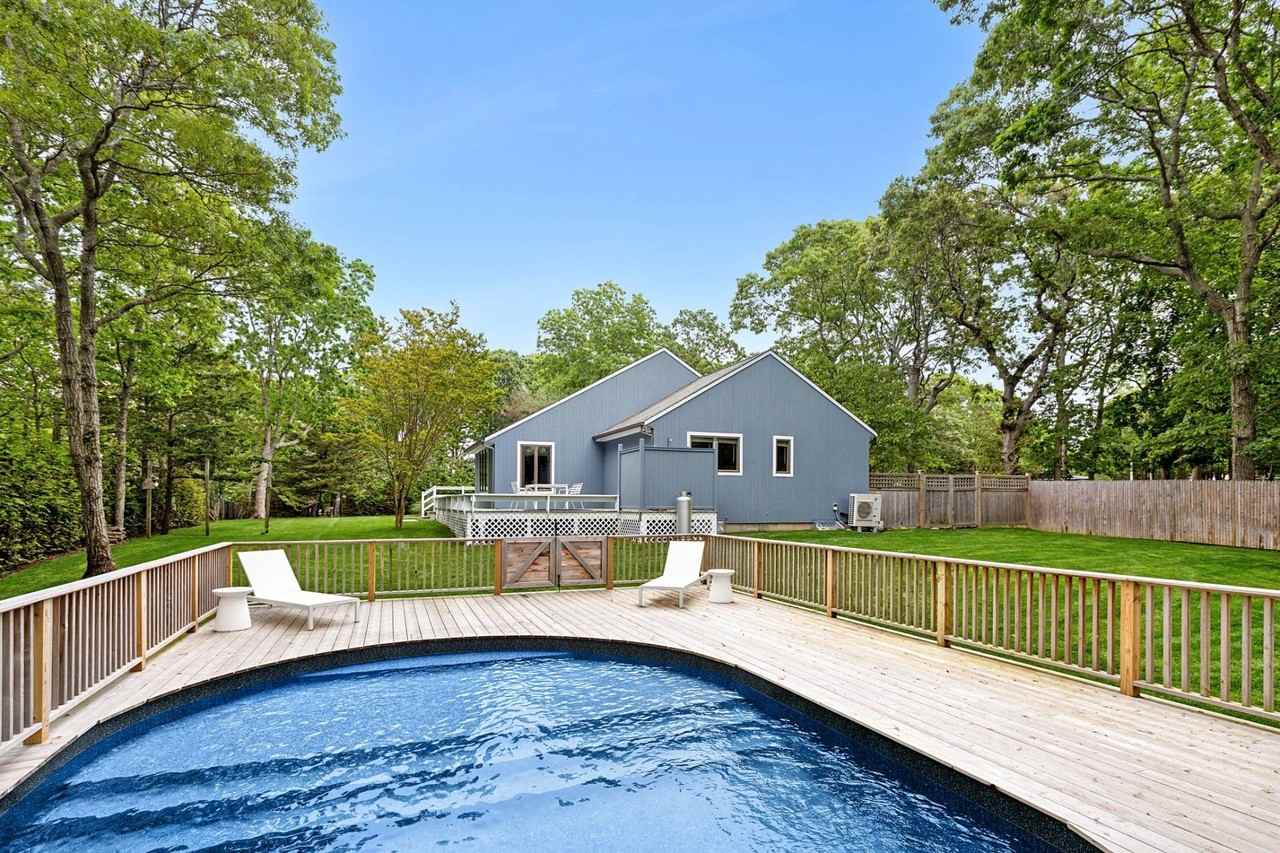 152 Isle Of Wight Rd - Photo 2 of 34