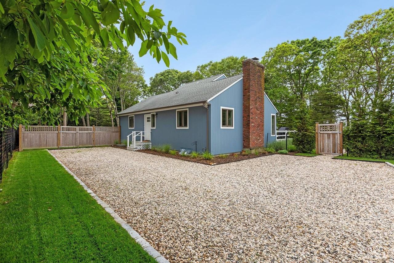 152 Isle Of Wight Rd - Photo 3 of 34