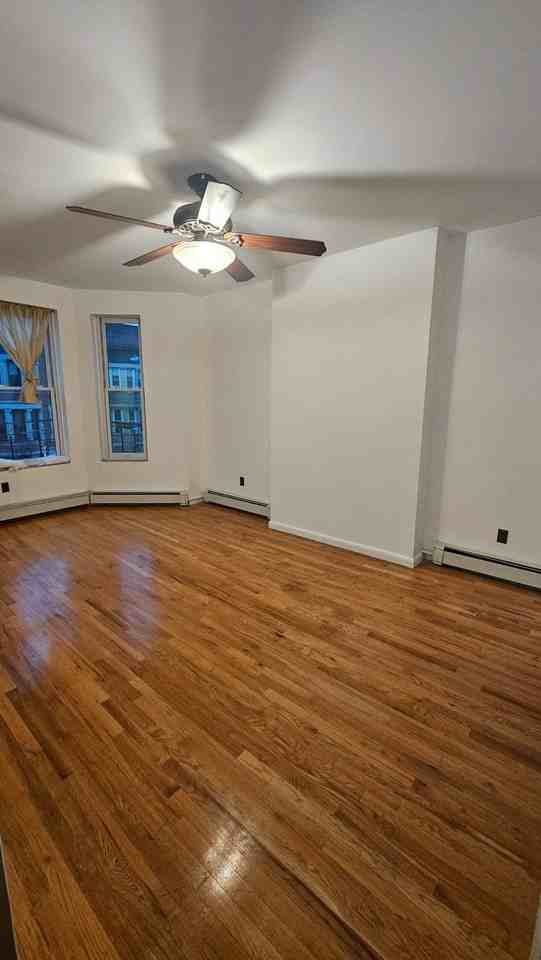 749 Kelly St - Photo 3 of 10