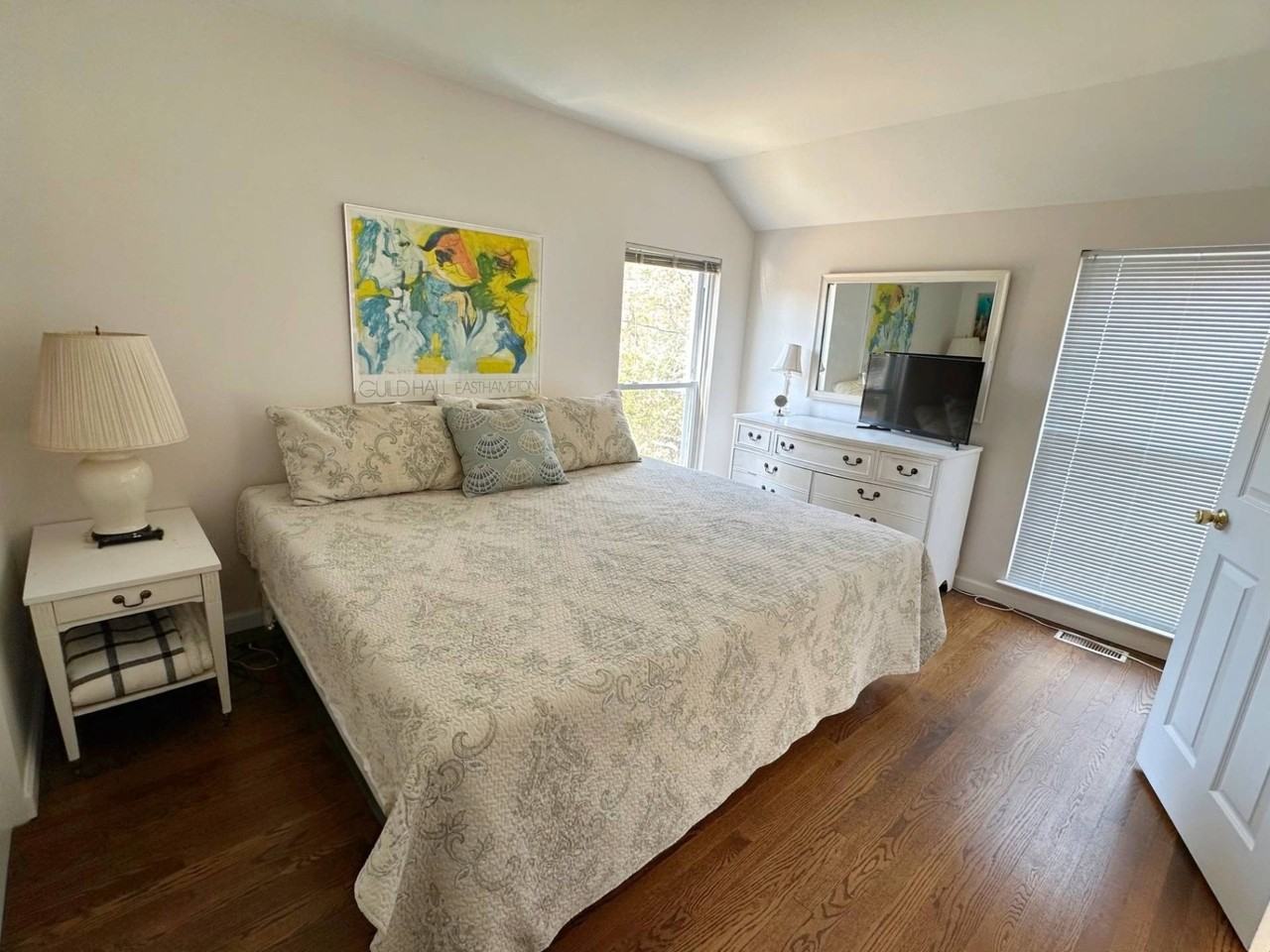 104 Monroe Dr - Photo 6 of 16