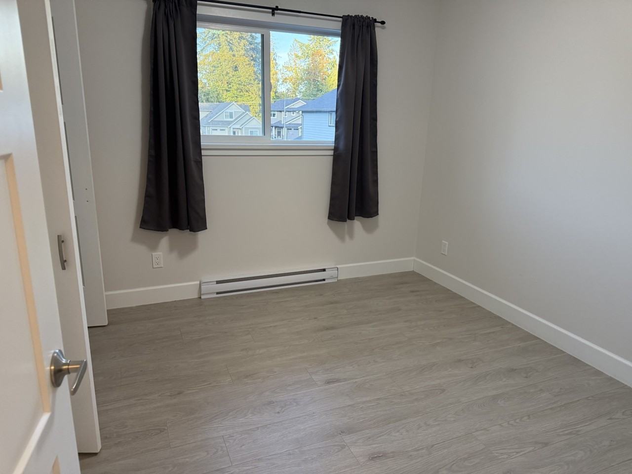 3099 Keystone Dr Uppr - Photo 2 of 5