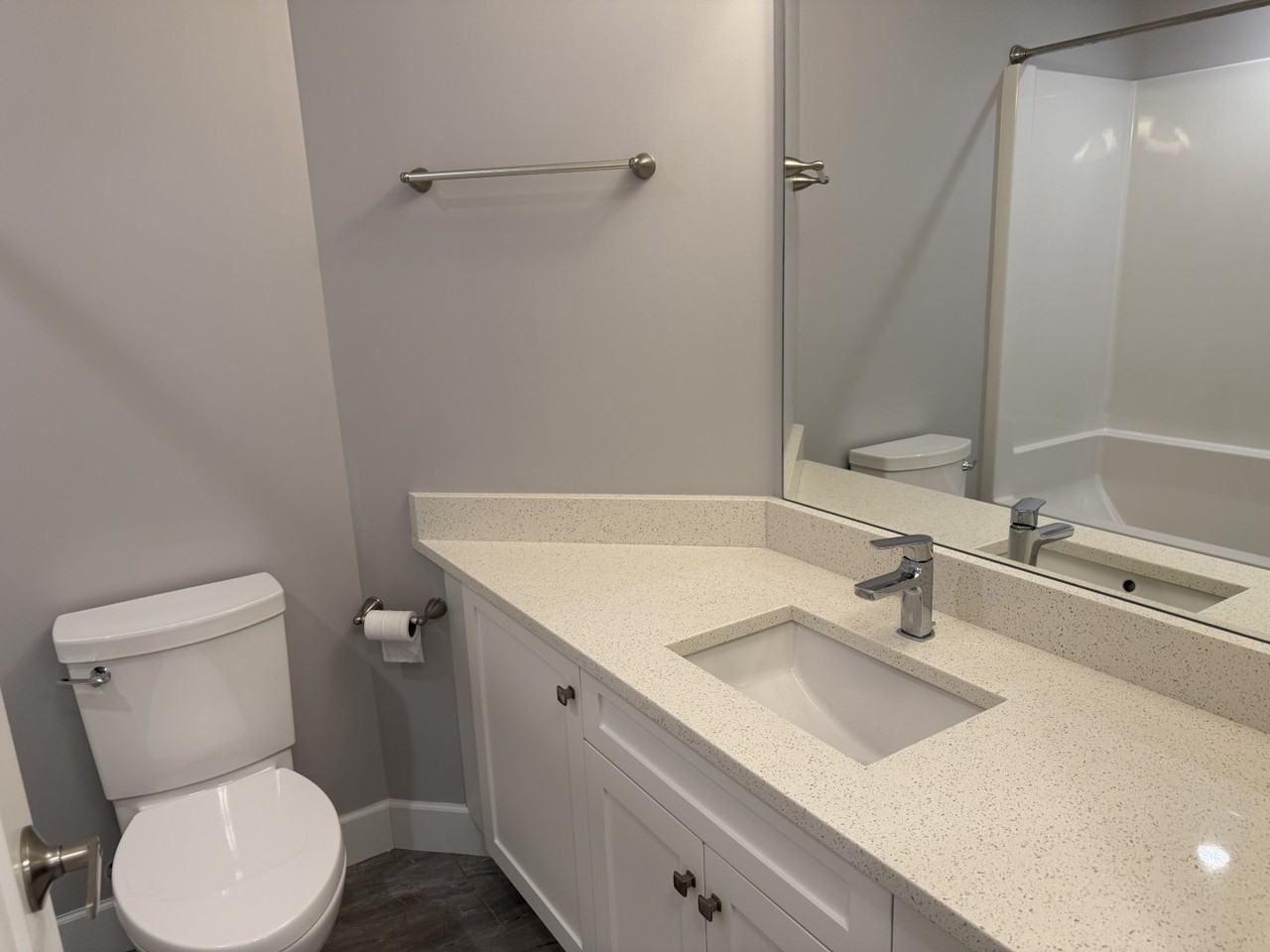 3099 Keystone Dr Uppr - Photo 3 of 5