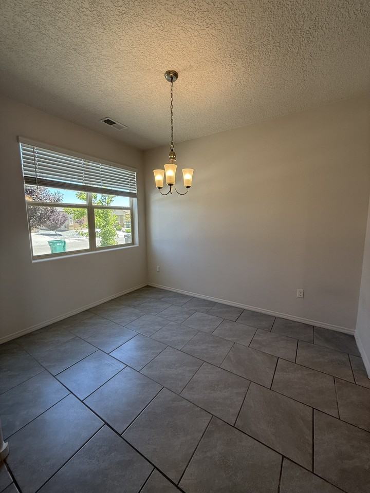 2116 Solitaire St Ne #1 - Photo 6 of 38