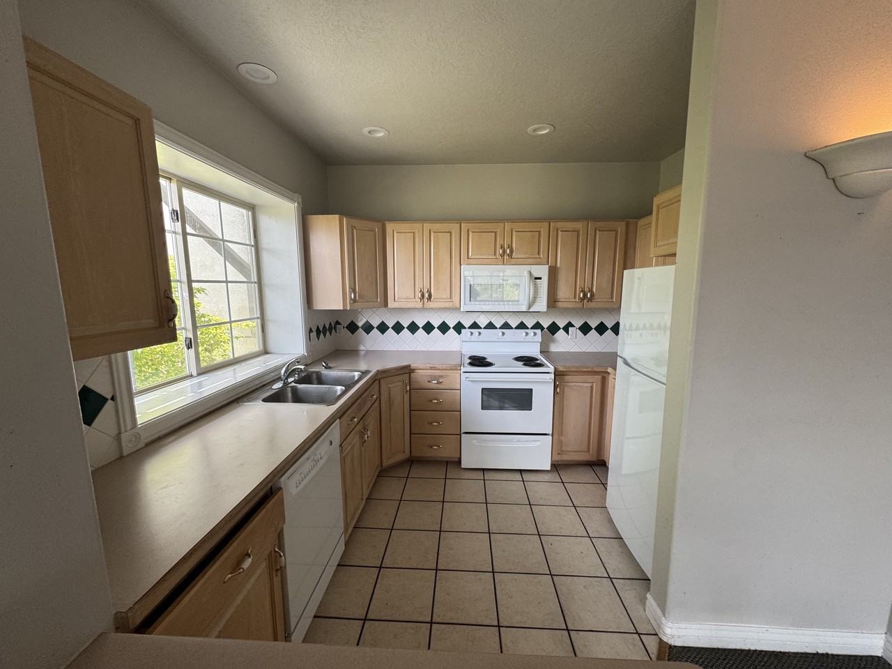 340 Rainbow Lane B - 1 #1 - Photo 4 of 18