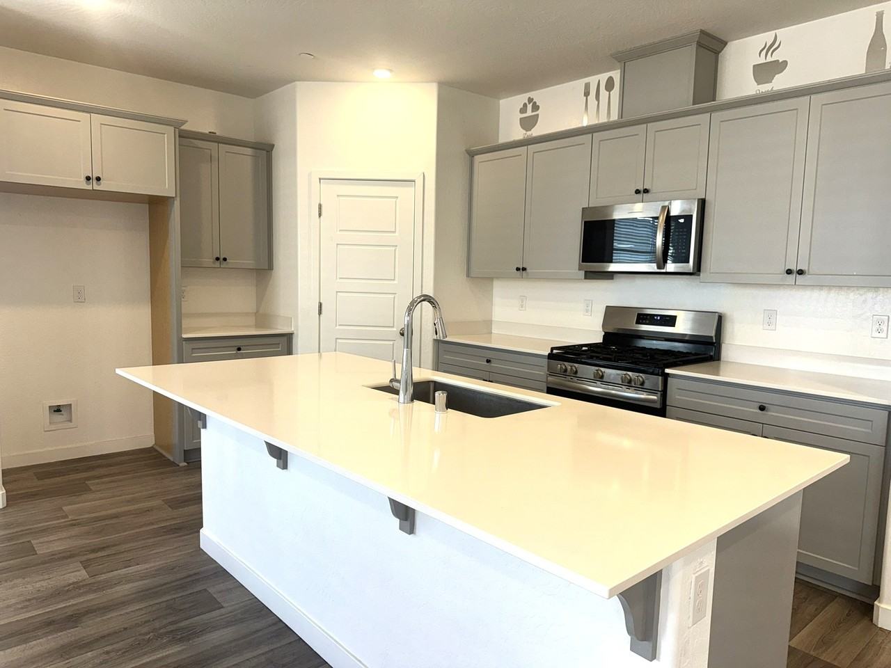 2806 N Applegate Ave #1 - Photo 2 of 23