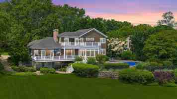 featured image of 40 Overlook Dr