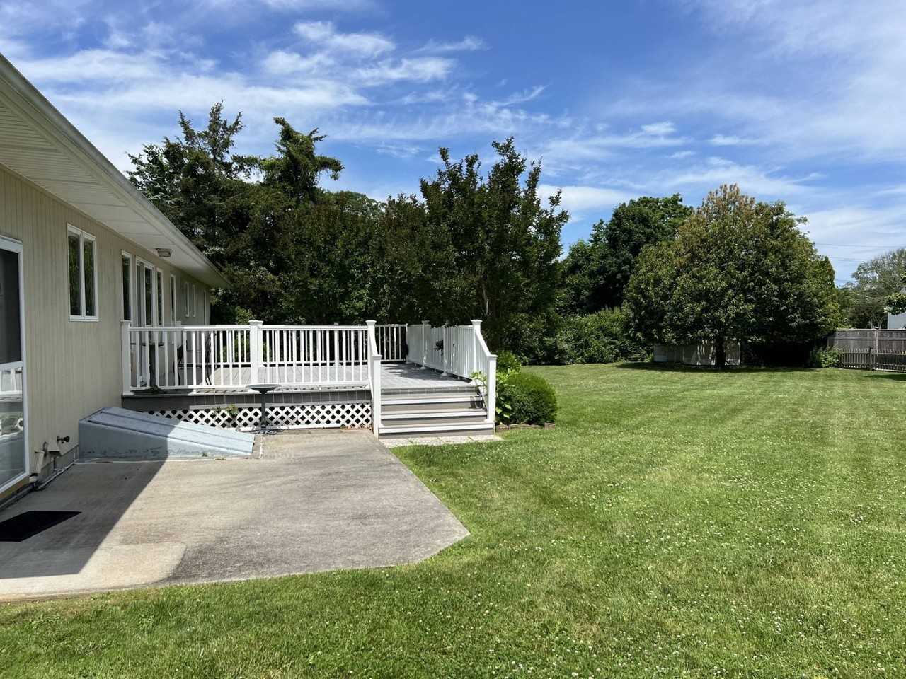 215 Leon Rd - Photo 3 of 17