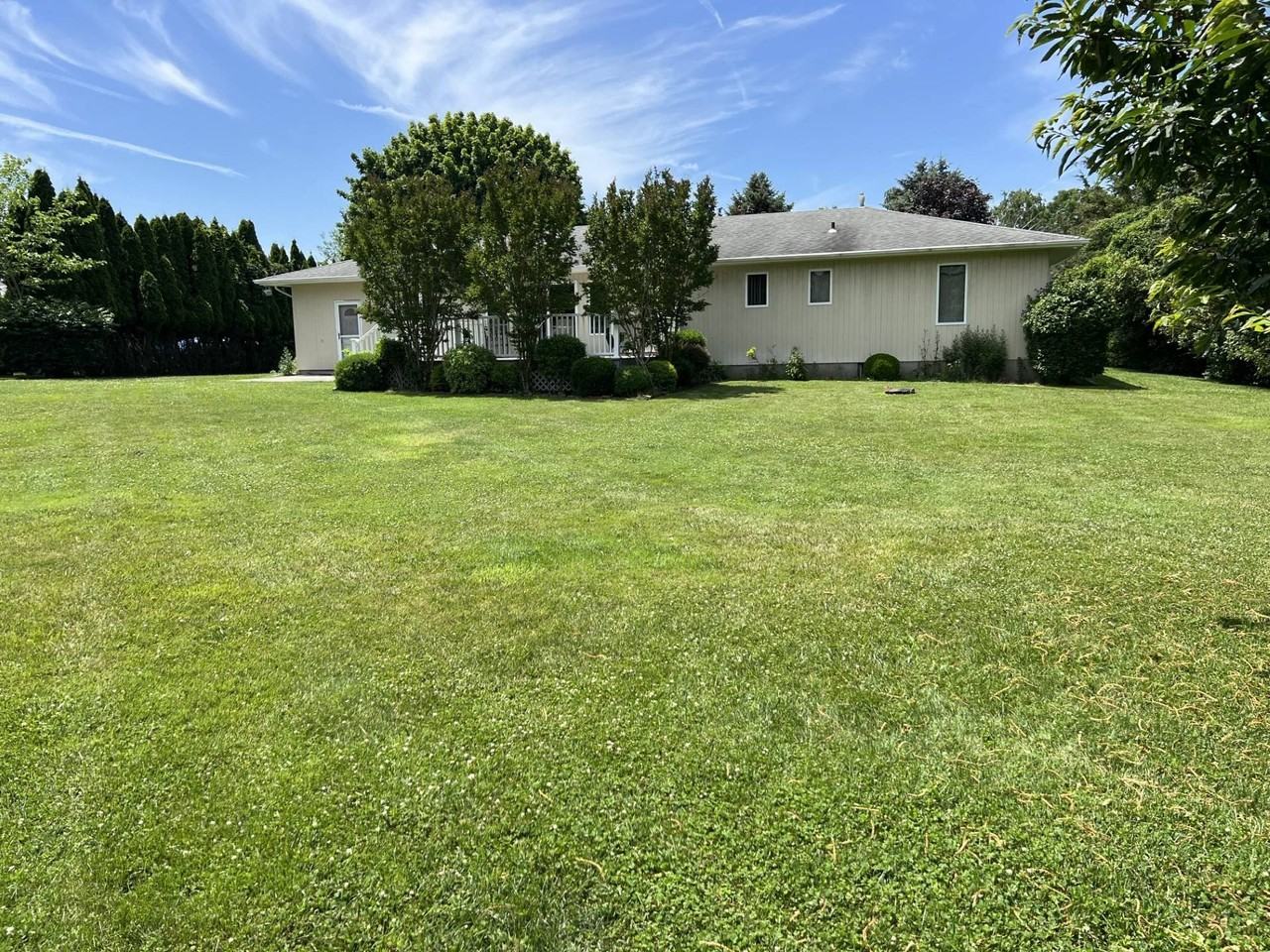 215 Leon Rd - Photo 4 of 17