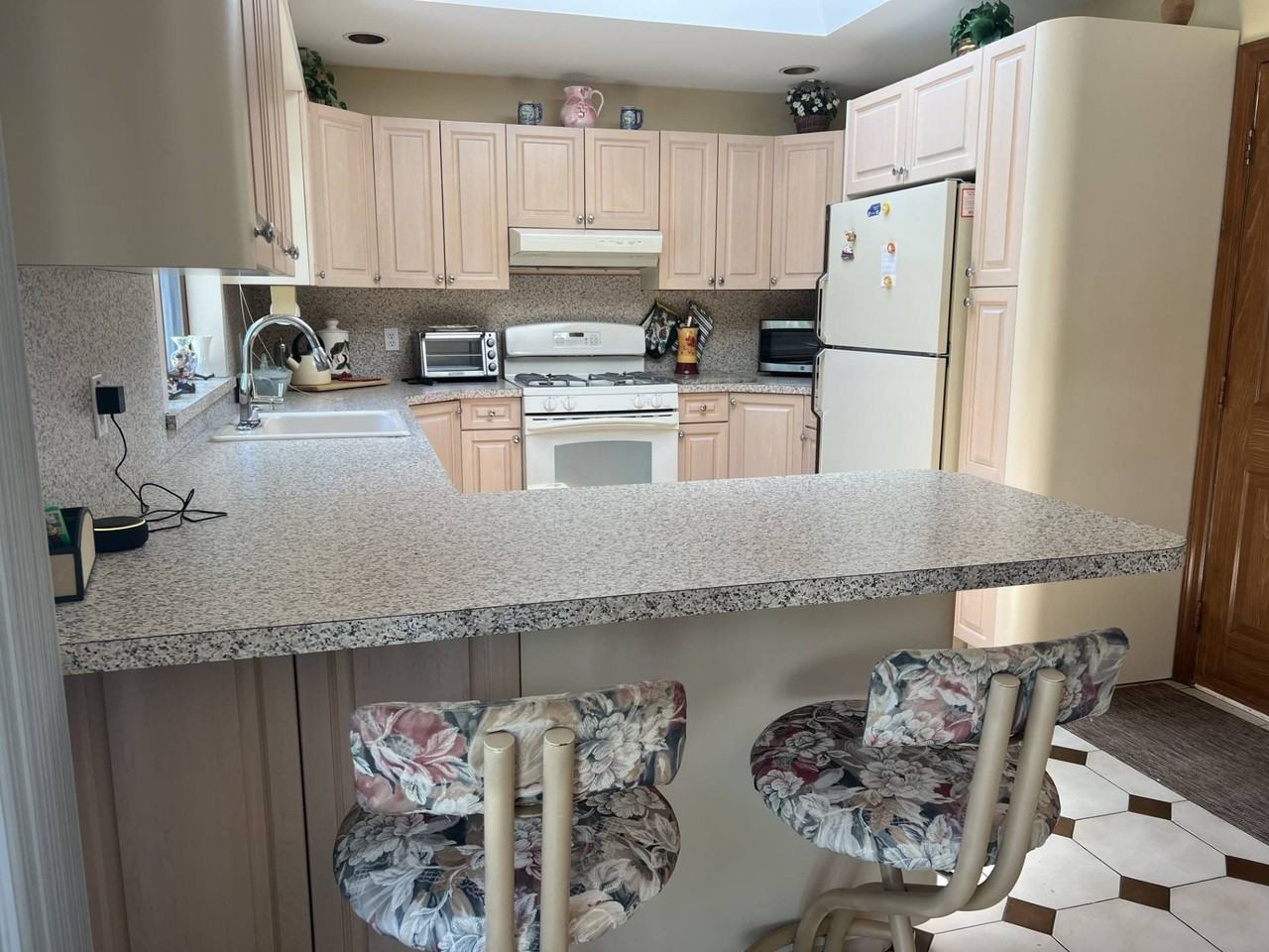 215 Leon Rd - Photo 5 of 17