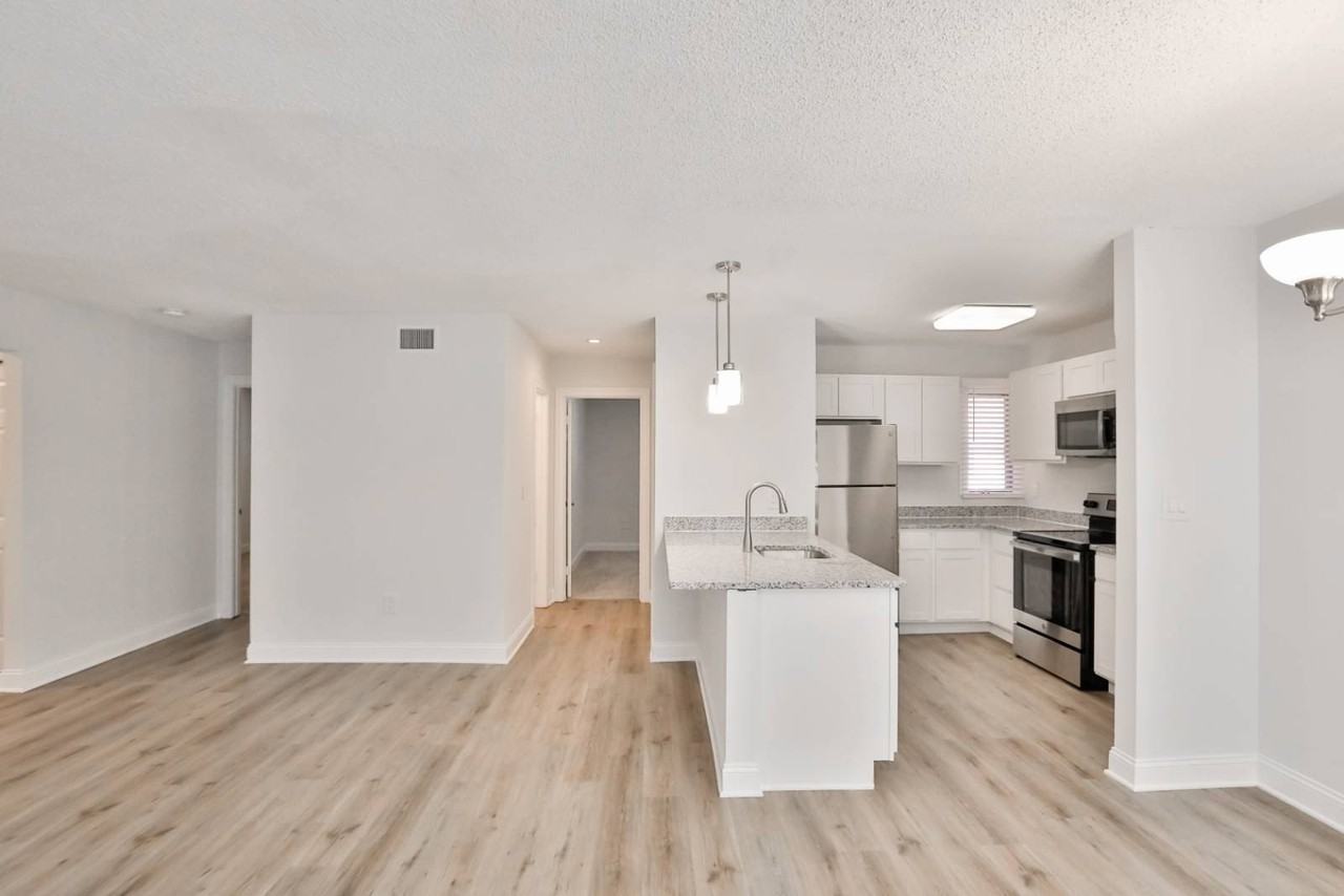 108 High Rock Ave - Photo 4 of 9