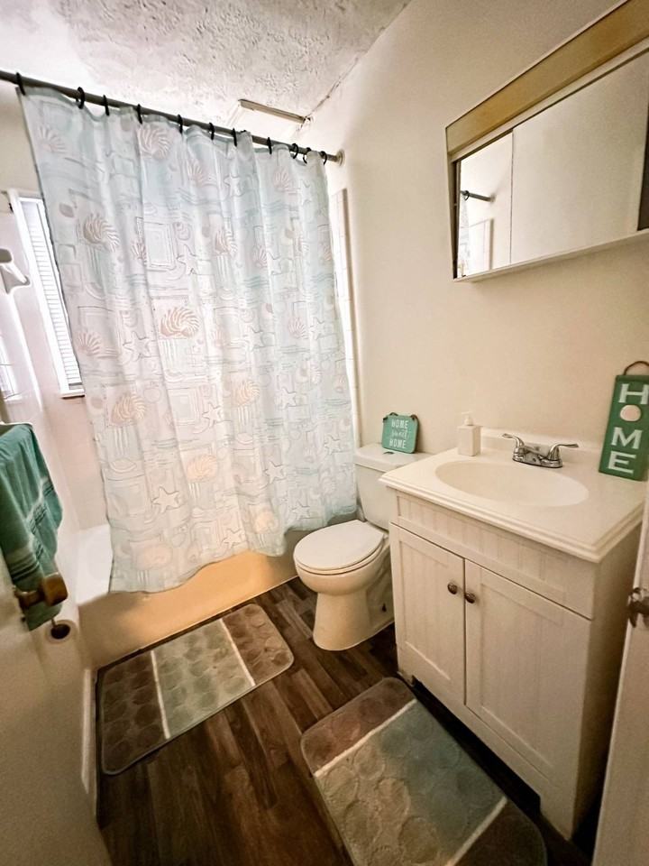 901 Leawood Dr #4 - Photo 5 of 15