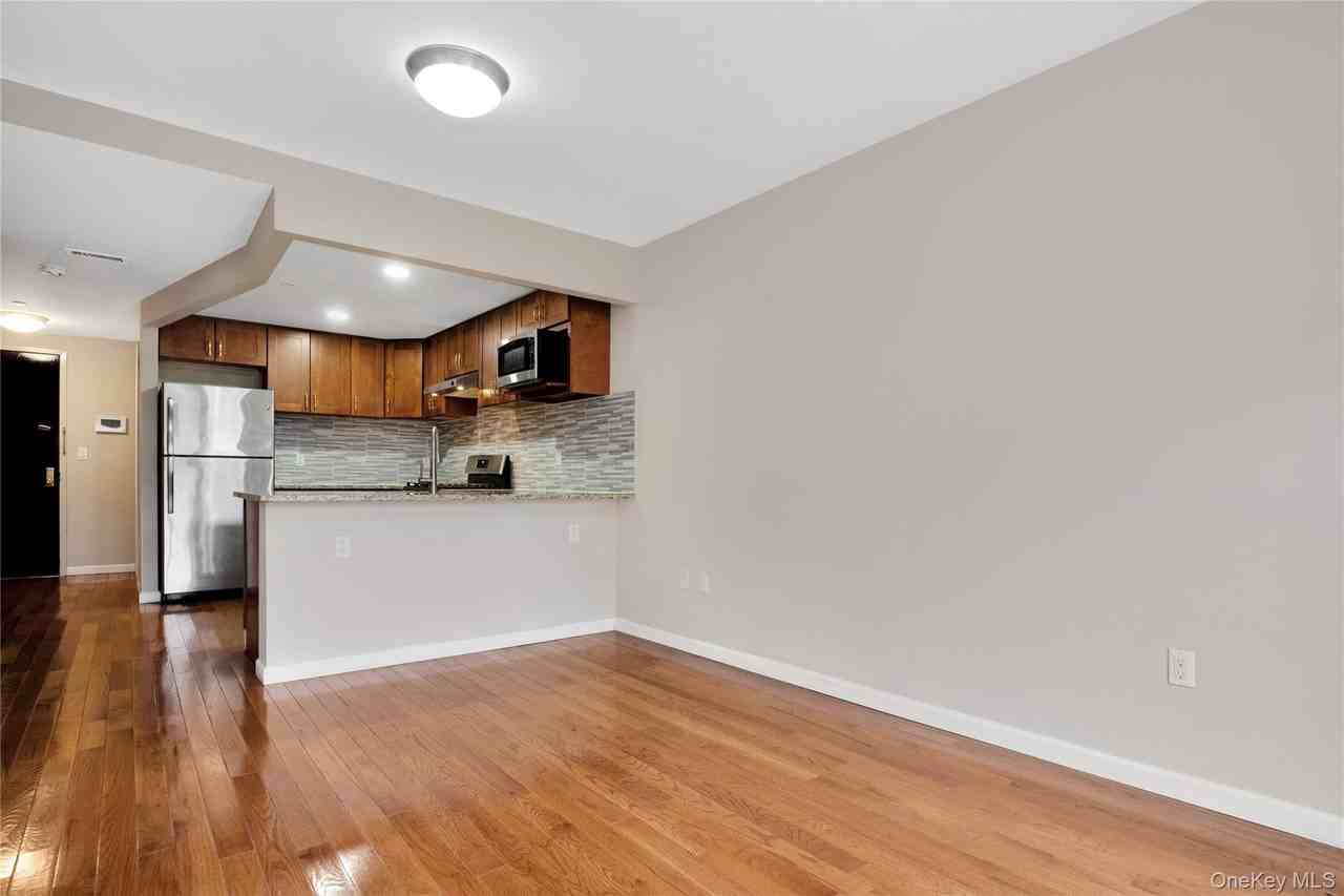 17218 Jamaica Ave #501 - Photo 4 of 24