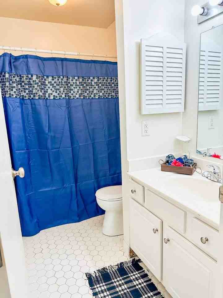 807 Leawood Dr #4 - Photo 4 of 6