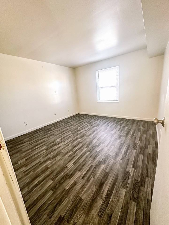 807 Leawood Dr #4 - Photo 6 of 6