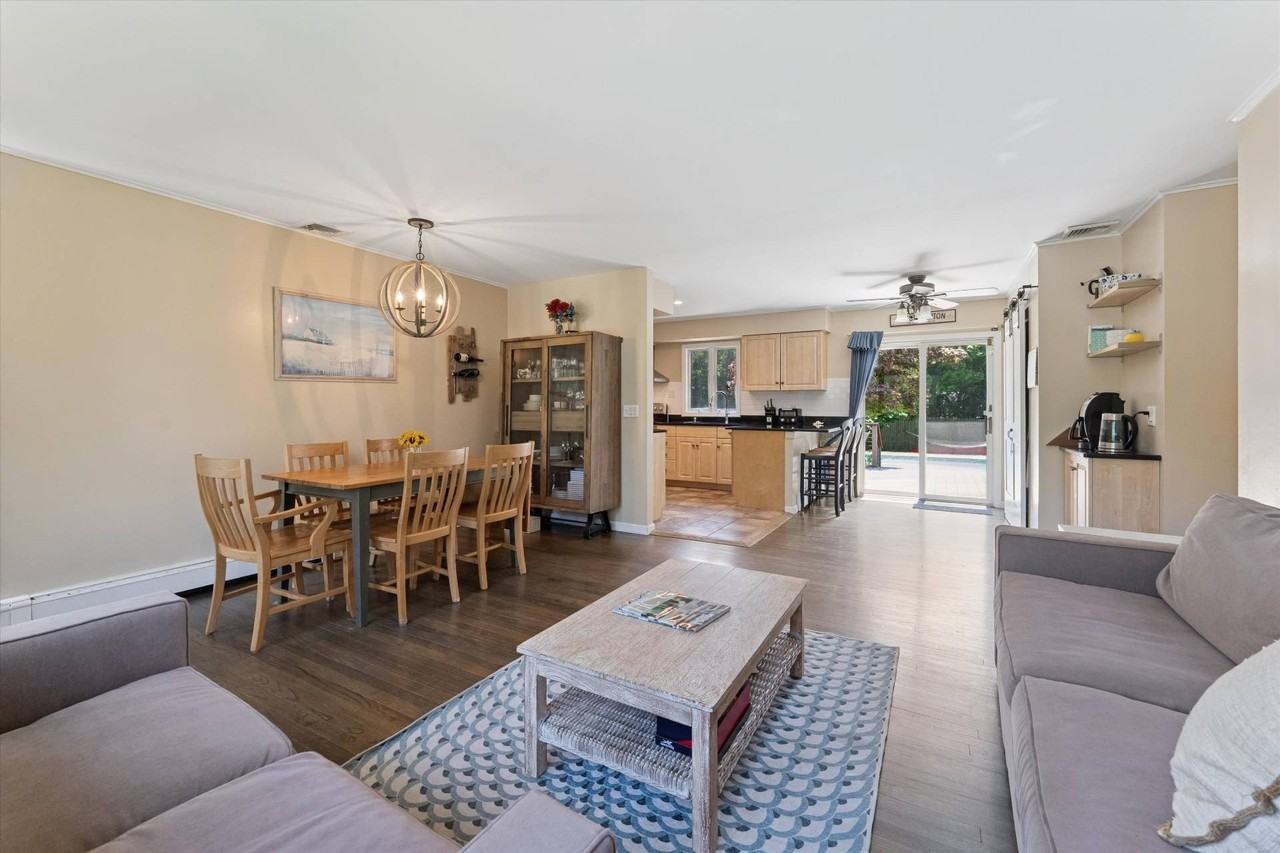 27 S Country Rd - Photo 4 of 16