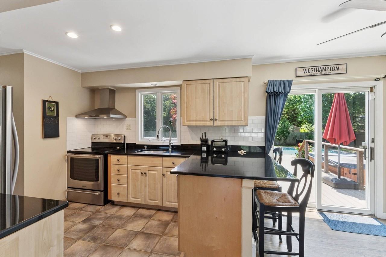 27 S Country Rd - Photo 5 of 16