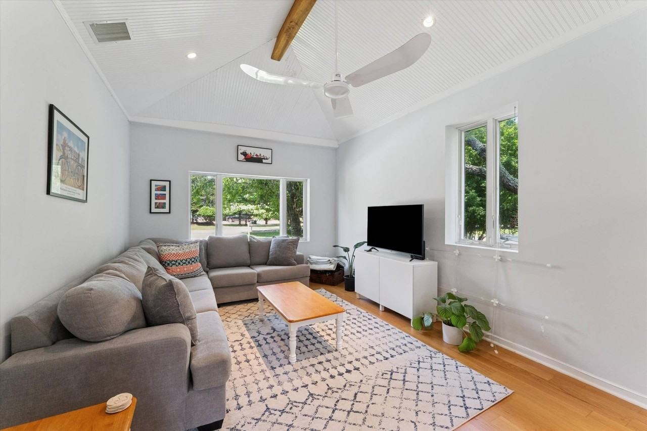 27 S Country Rd - Photo 6 of 16