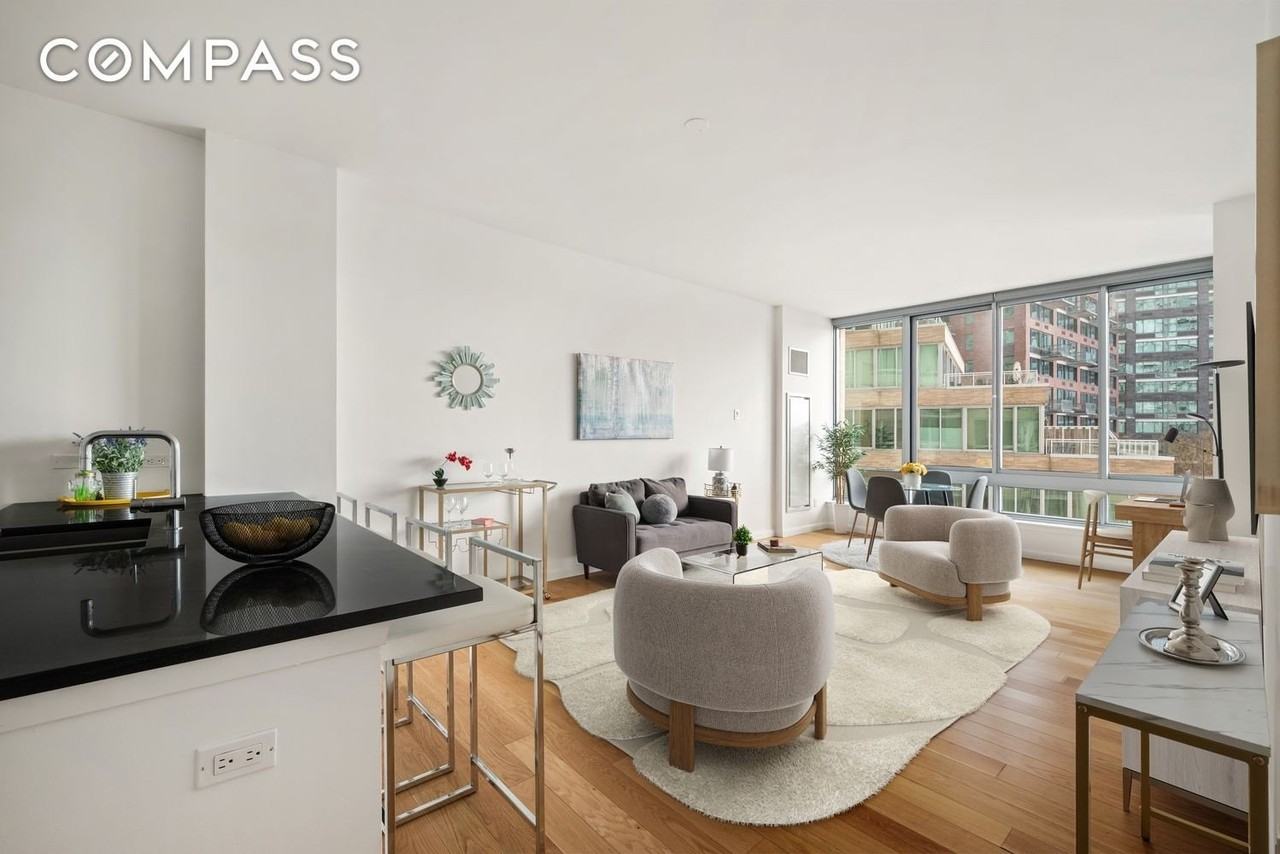 4630 Center Blvd #406