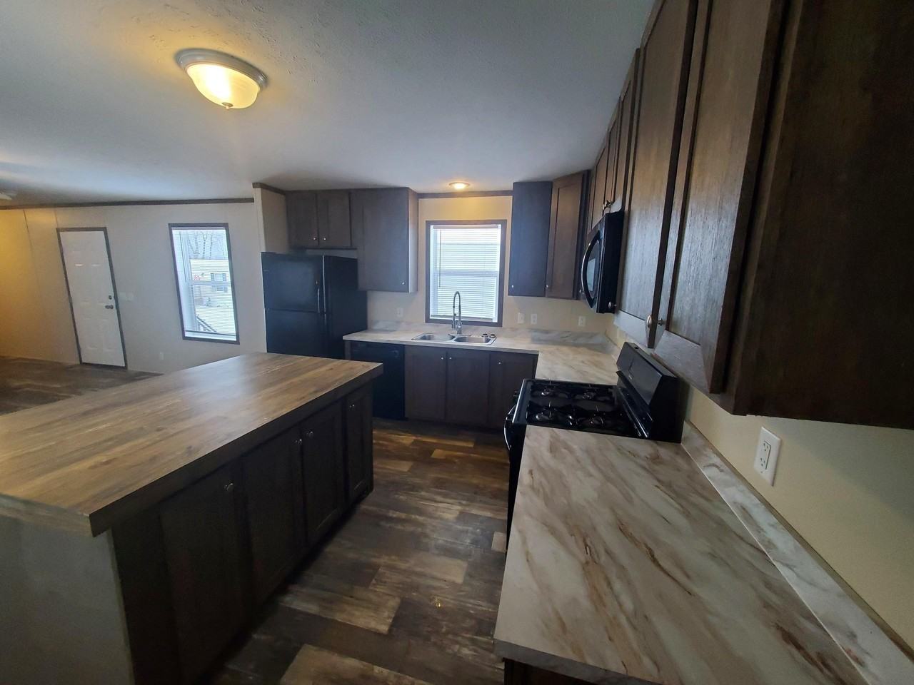 27 Hummingbird Dr #61 - Photo 3 of 14