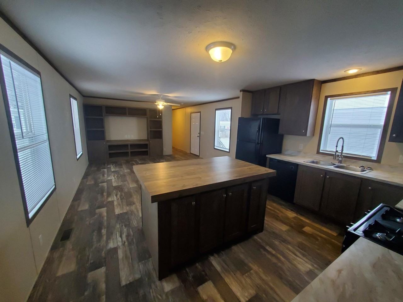 27 Hummingbird Dr #61 - Photo 4 of 14