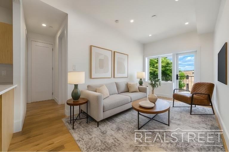341 Herkimer St #3A