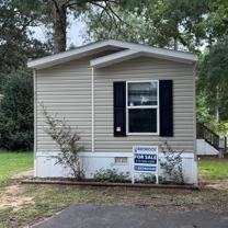 211 Oxford Cir - Photo 1 of 1