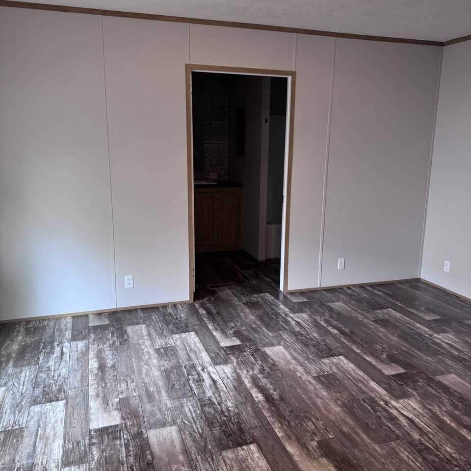 211 Oxford Cir - Photo 4 of 9